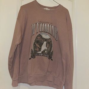 tilly’s wyoming yellowstone crewneck